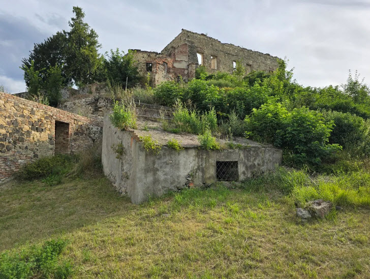 Zřícenina Zámku Libčeves, Czech Republic (Czechia)